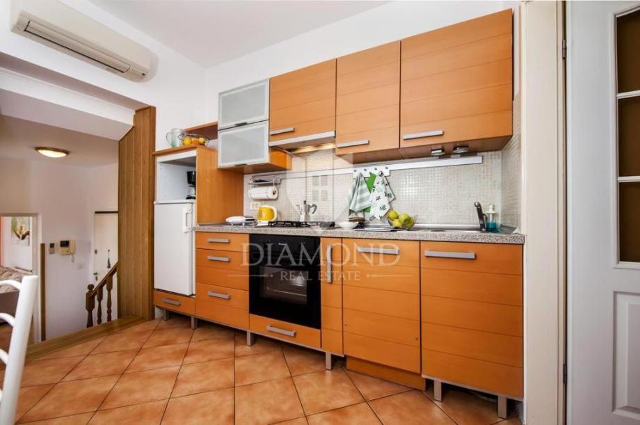 דירות Santa Eufemia Rovinj 10Min Walk To City & Free Garage Parking מראה חיצוני תמונה